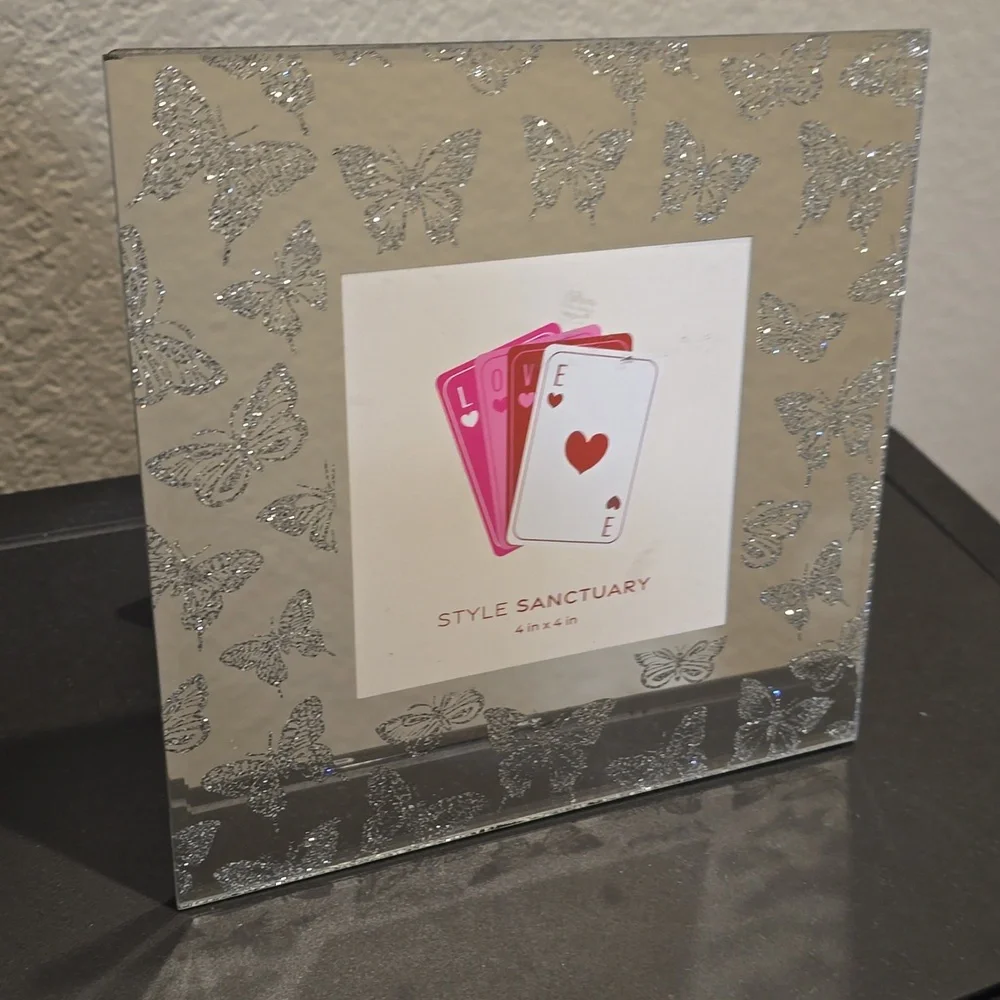 Style Sanctuaty Etched Glitter Butterfly Mirrored Photo‎ Frame